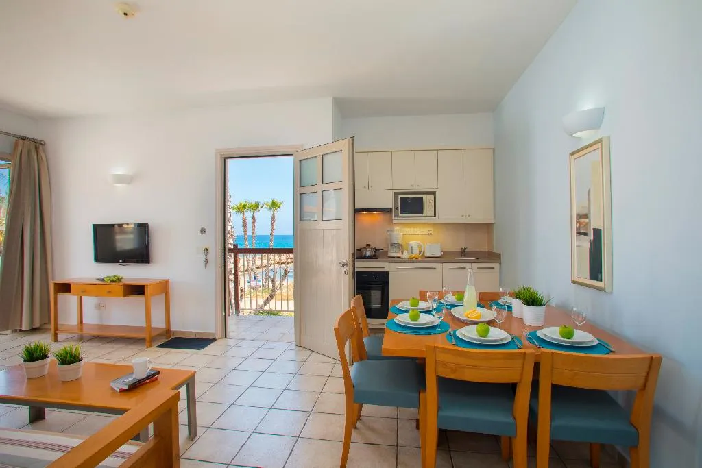 SUITE SIDE SEA VIEW Room, Louis Althea Beach, Cyprus