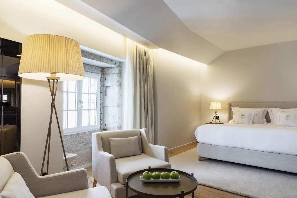 SUITE KING BED ONE BEDROOM  Room, Vignette Collection  Casa da Companhia, Porto