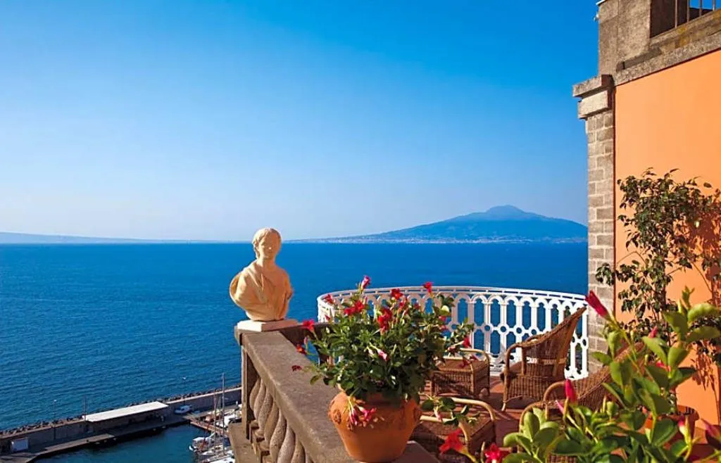 JUNIOR SUITE DELUXE Room, Grand Hotel Excelsior Vittoria Spa, Naples
