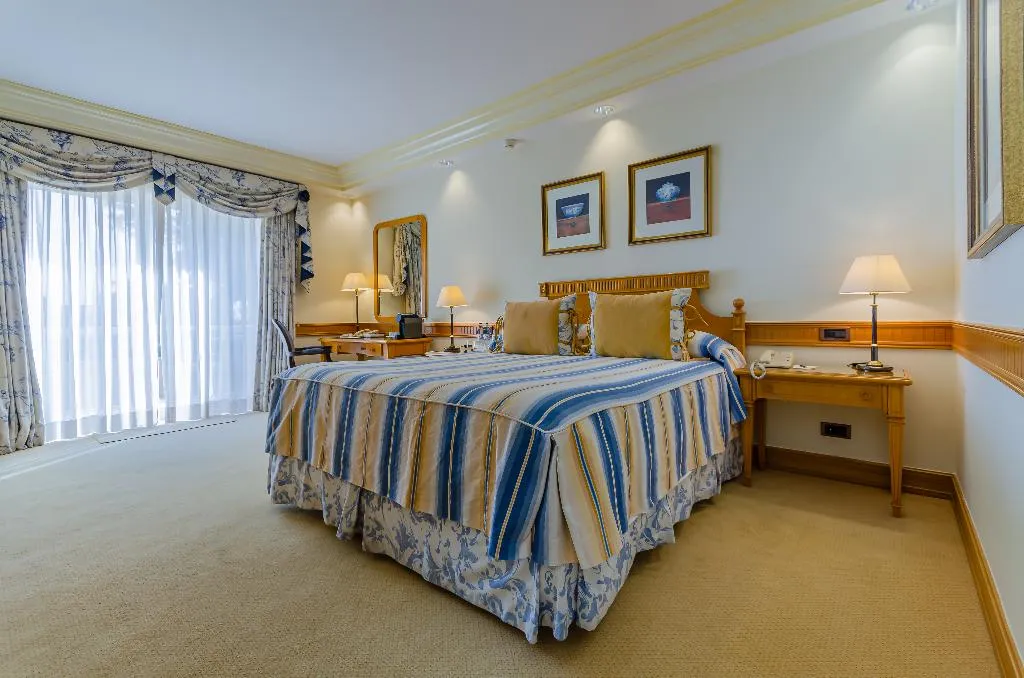 Double or Twin POOL VIEW Room, Olissippo Lapa Palace, Lisbon