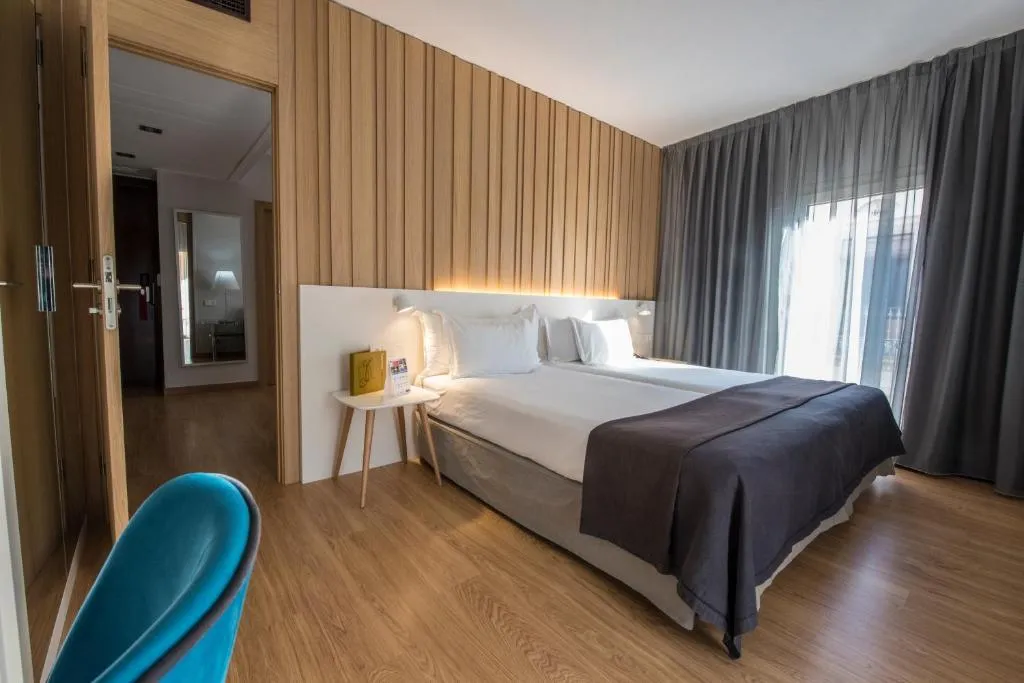 FAMILY ROOM STANDARD Room, Silken Ramblas, Barcelona