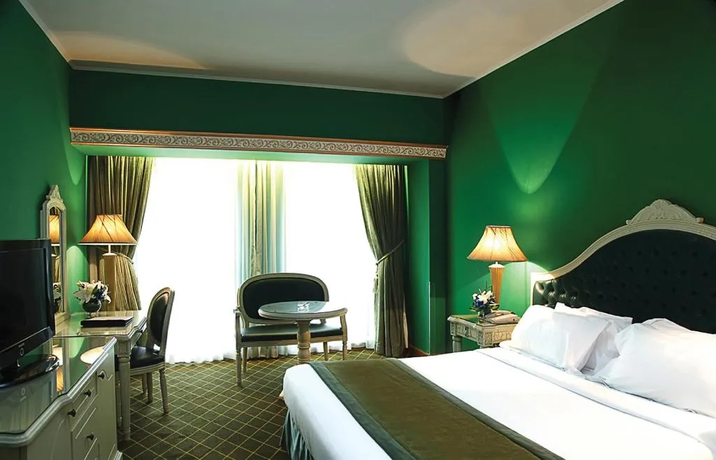 Room, New Moscow, Dubai