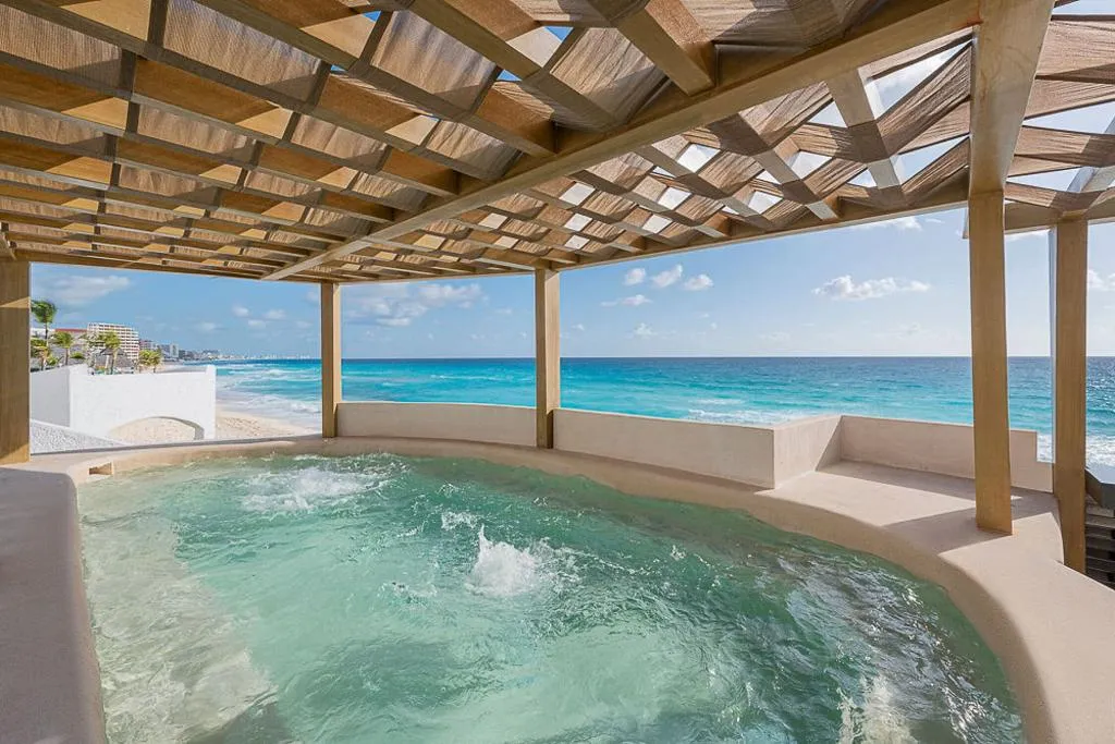 Pool, GR Caribe Deluxe All Inclusive Resort, Cancun Area