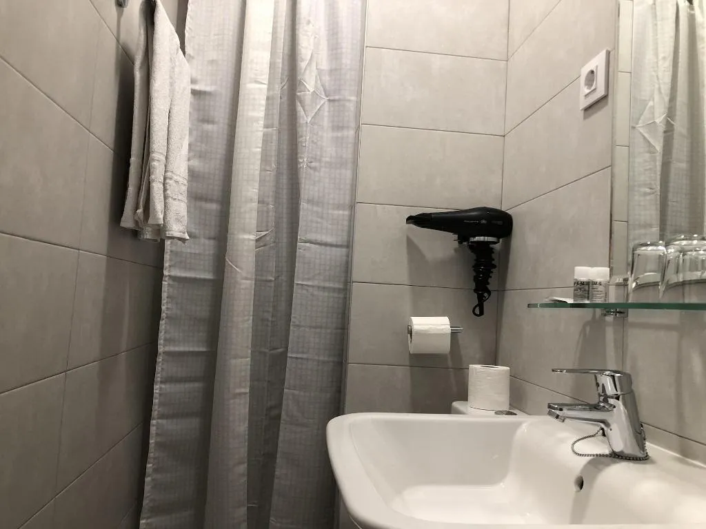 Room, Hostal Rias Bajas, Madrid