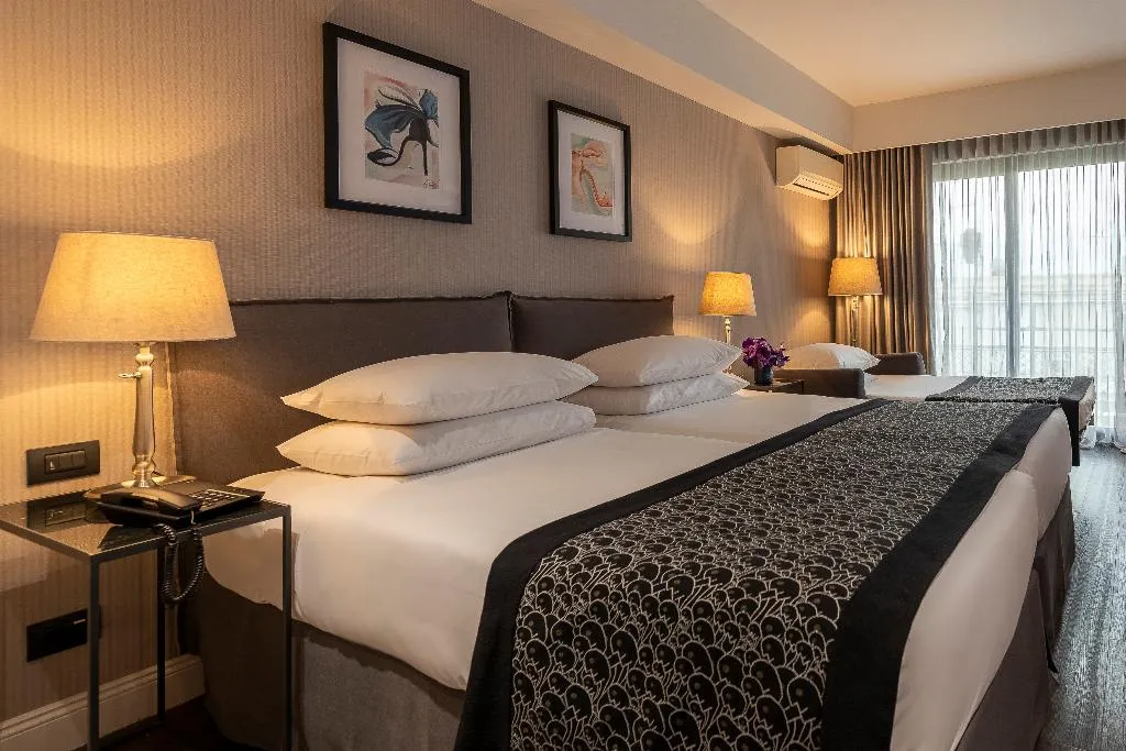 TRIPLE SUPERIOR CITY VIEW Room, Astor Hotel Athens, Athens