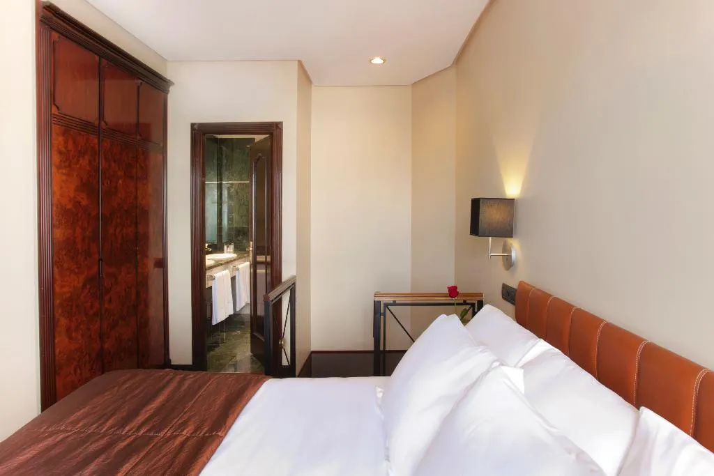 DOUBLE DUPLEX SUPERIOR Room, Hotel Villa Real, Madrid