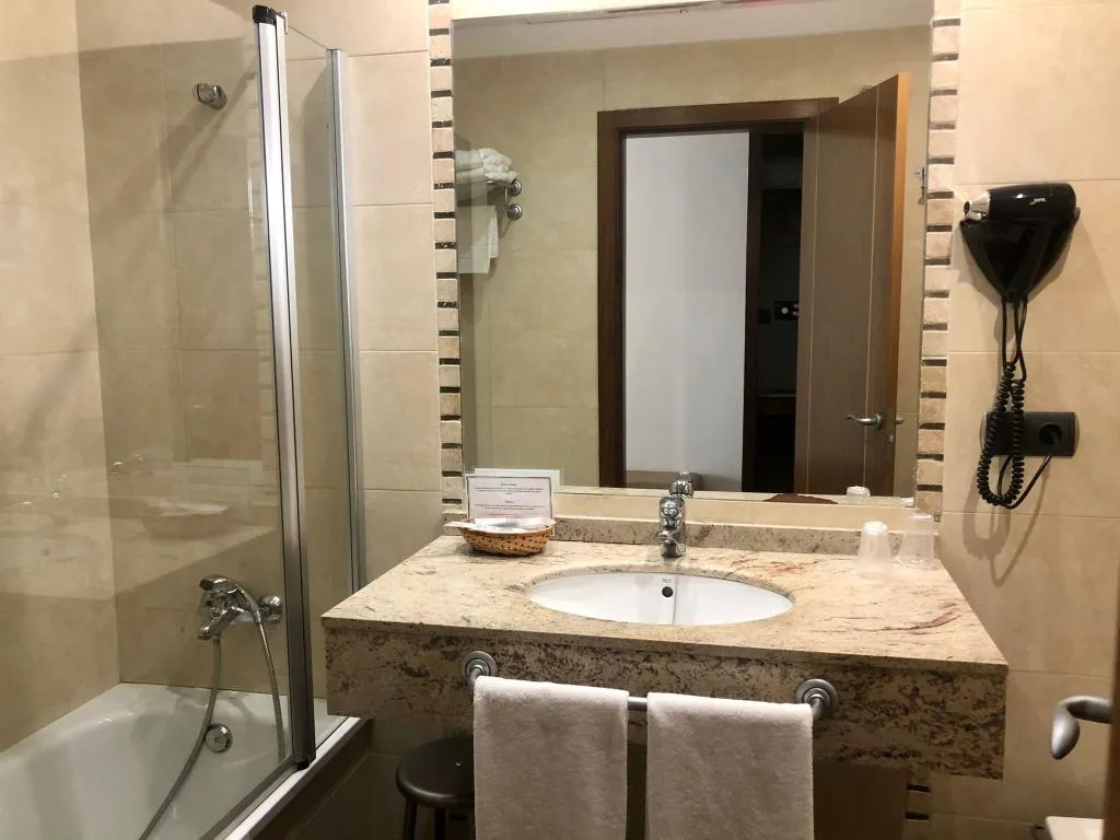 DOUBLE STANDARD Room, Los Dolmenes, Andalucia