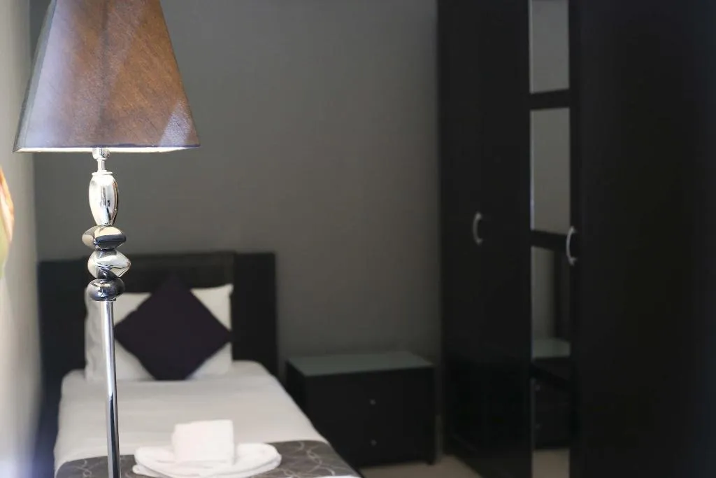 APARTMENT PARTIAL OCEAN VIEW TWO BEDROOMS Room, Pebbles Boutique Aparthotel, Malta