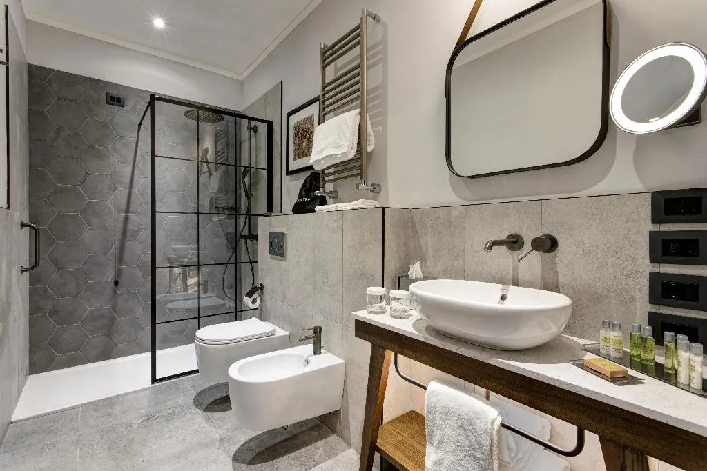 DOUBLE DELUXE KING BED Room, DoubleTree by Hilton Rome Monti, Rome