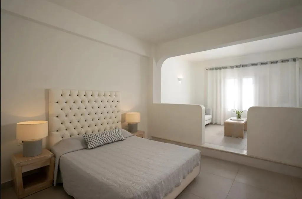 JUNIOR SUITE STANDARD Room, Santorini Palace, Santorini