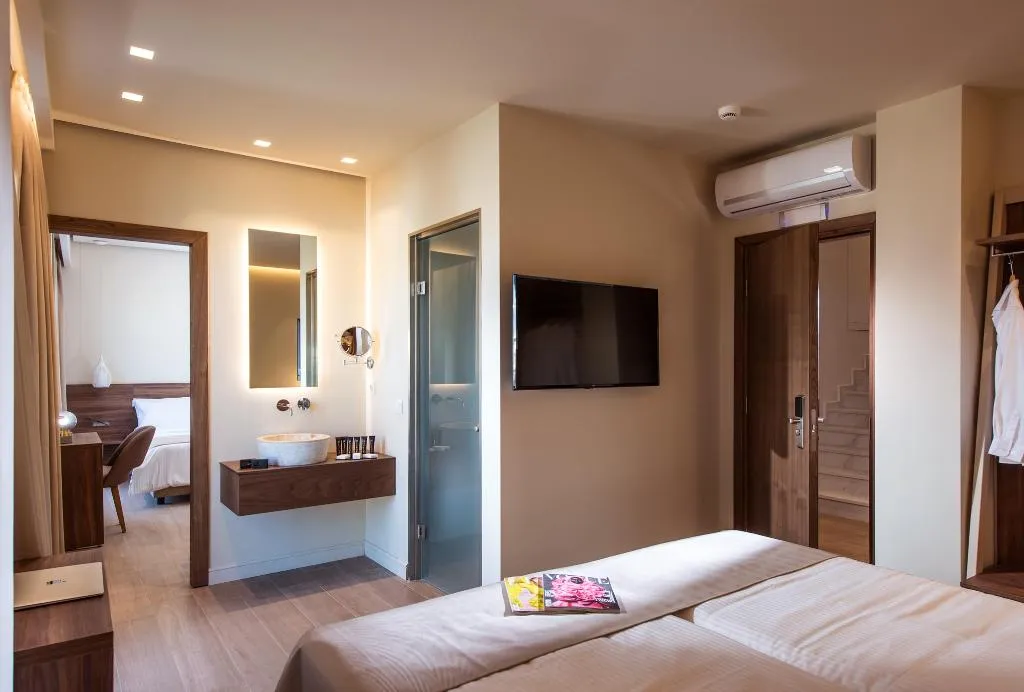 FAMILY ROOM CAPACITY 3 Room, Metropole Urban Hotel, Crete
