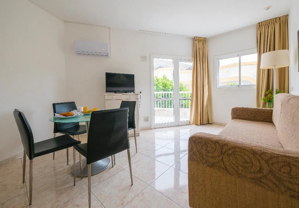 APARTMENT CAPACITY 1 Room, Checkin Bungalows Atlantida, Tenerife