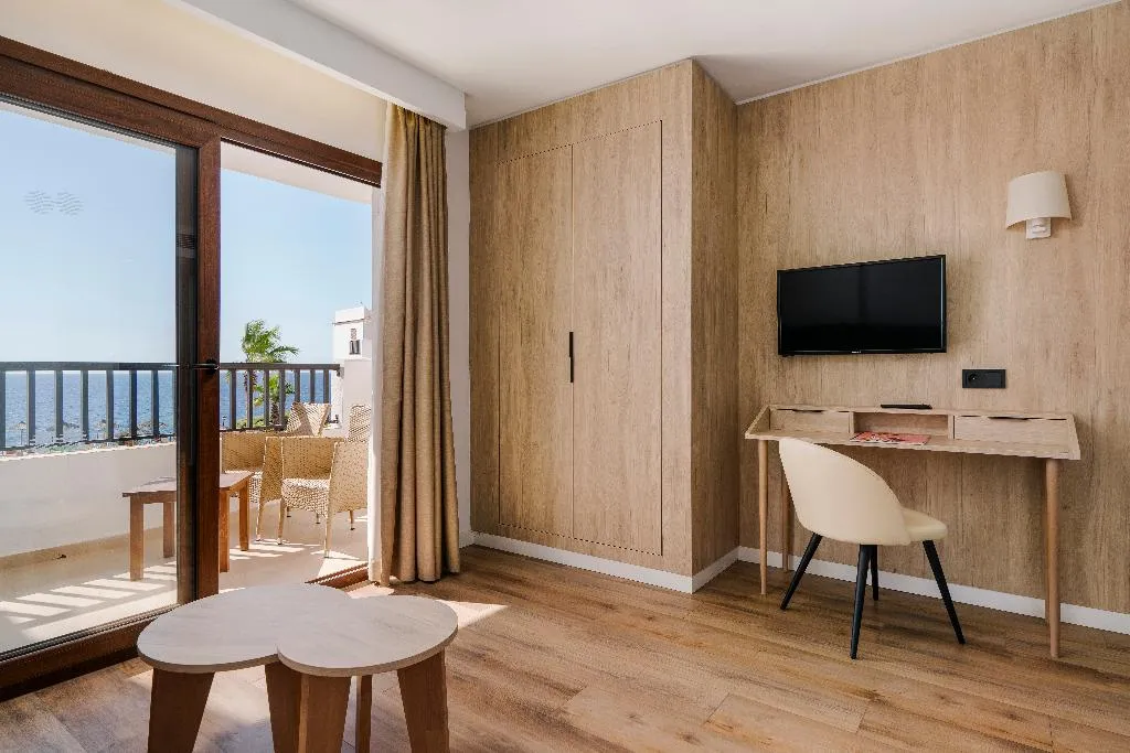 SUITE CAPACITY 1 ONE BEDROOM Room, Alua Suites las Rocas, Majorca