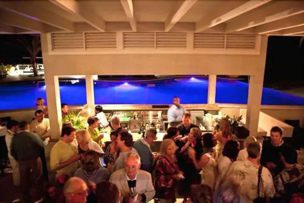 Bar, Sky Beach Club, Nassau