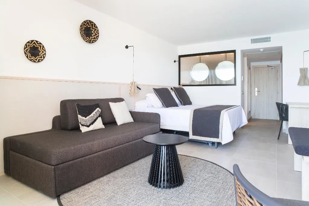 FAMILY ROOM STANDARD Room, Invisa Hotel Cala Verde, Ibiza