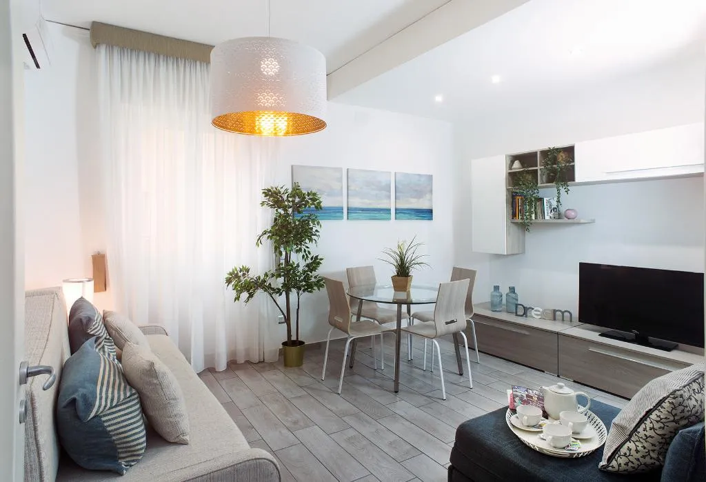 APARTMENT CAPACITY 4 Room, Residenza Flegrea, Naples