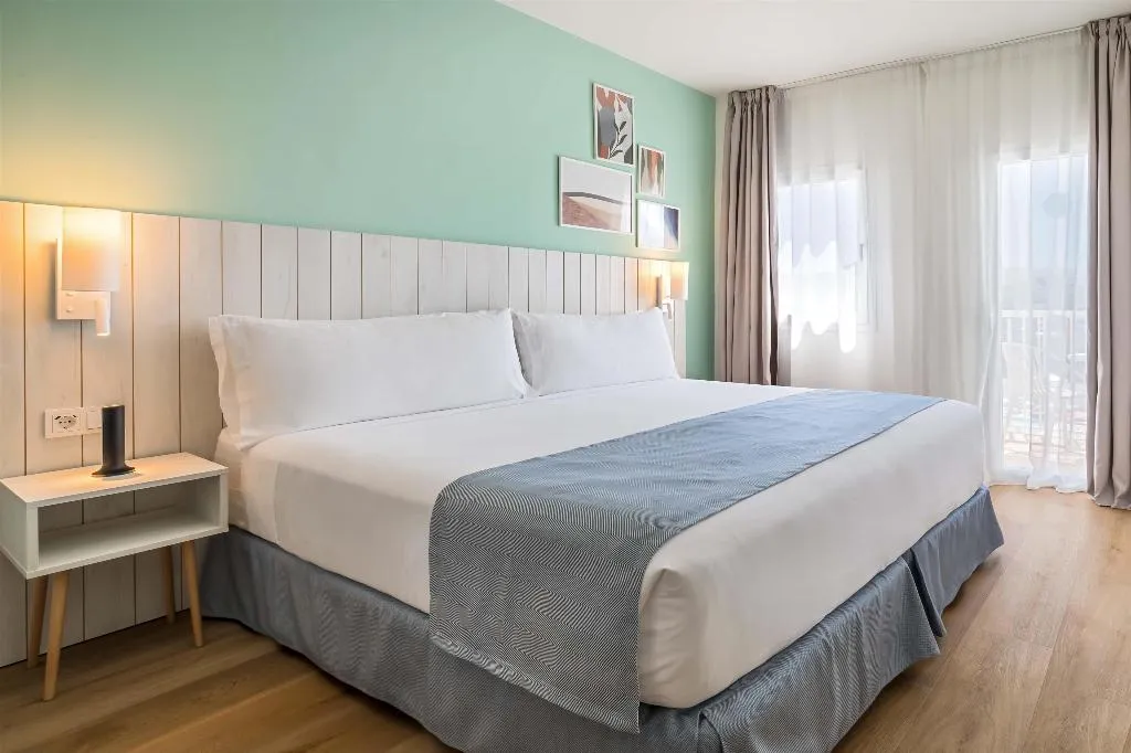 Room SUPERIOR SIDE SEA VIEW Room, Barcelo Ponent Beach, Majorca