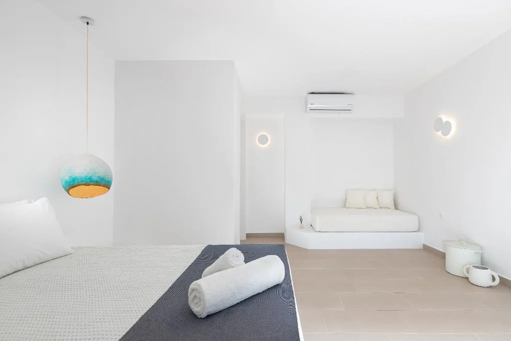 DOUBLE DELUXE Room, Voca Hotel & Suites, Santorini