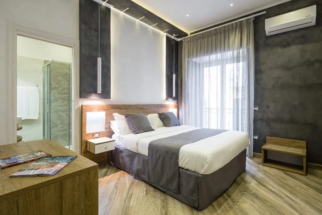 TRIPLE STANDARD Room, Hotel Bella Napoli, Naples