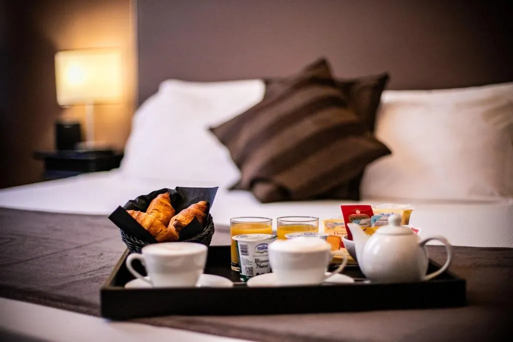 DOUBLE DELUXE QUEEN BED Room, Jb Relais, Rome