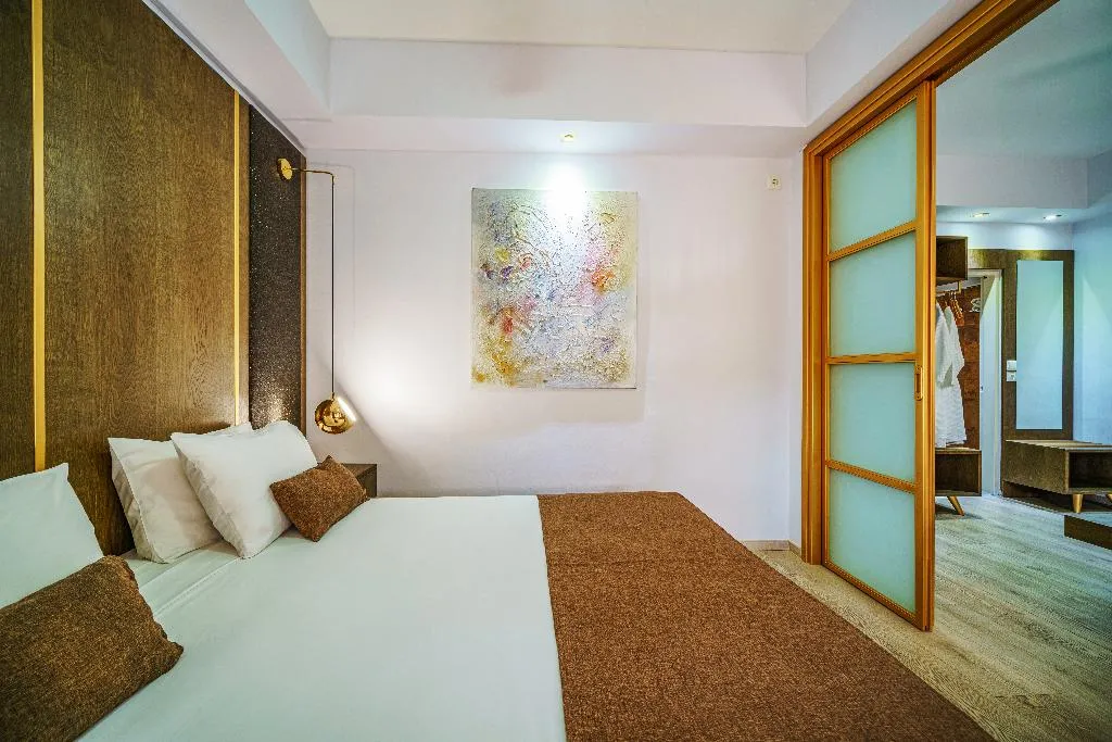 JUNIOR SUITE STANDARD Room, Capsis Hotel Thessaloniki, Halkidiki