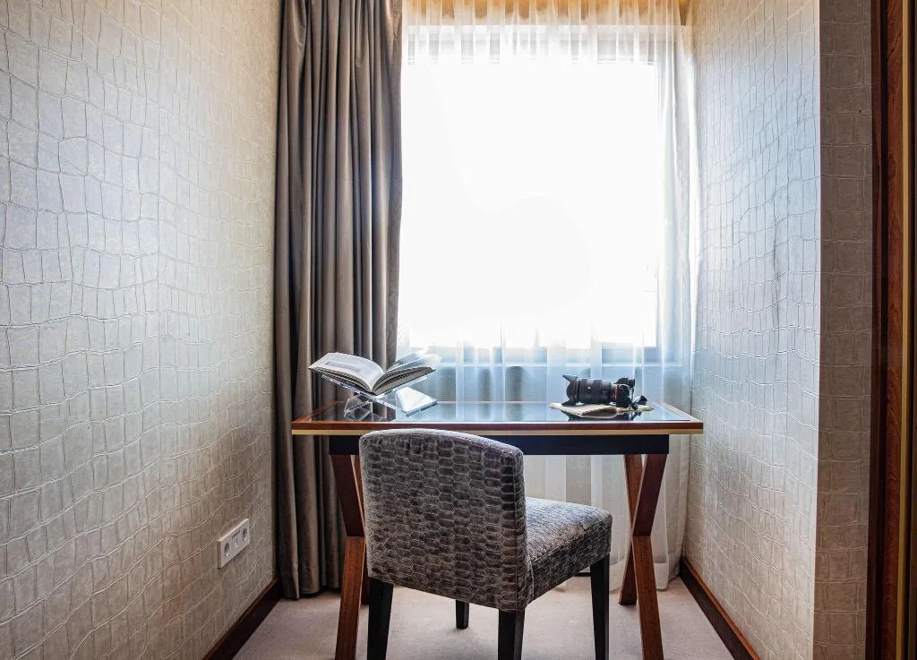DOUBLE DELUXE Room, Wine & Books Porto Hotel, Porto