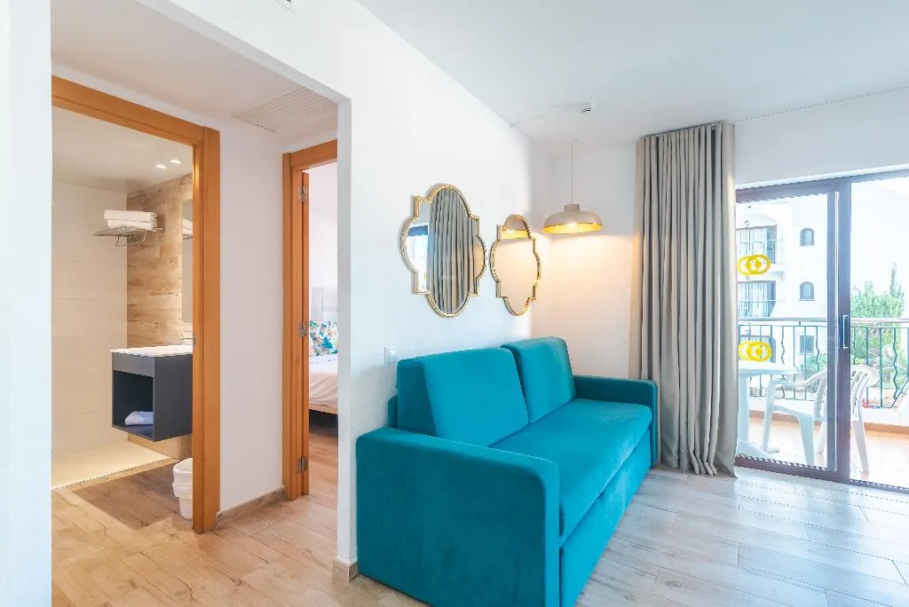 APARTMENT POOL VIEW Room, Flip Flop Surfing Playa Apartments, Majorca
