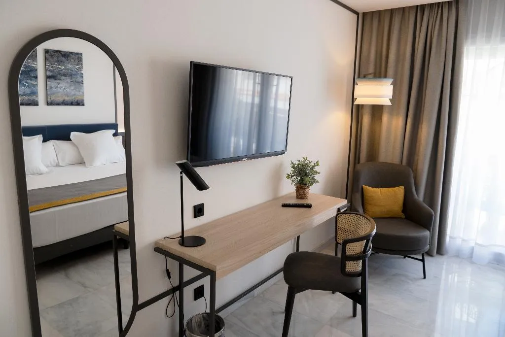 DOUBLE SUPERIOR Room, URH Sitges Playa, Costa Brava