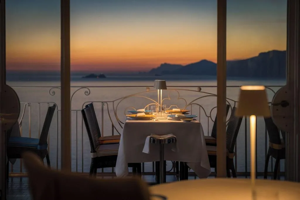 Restaurant, Tramonto D'oro, Naples
