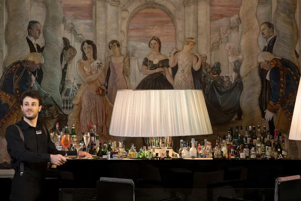 Bar, Grand Hotel Palace Rome, Rome