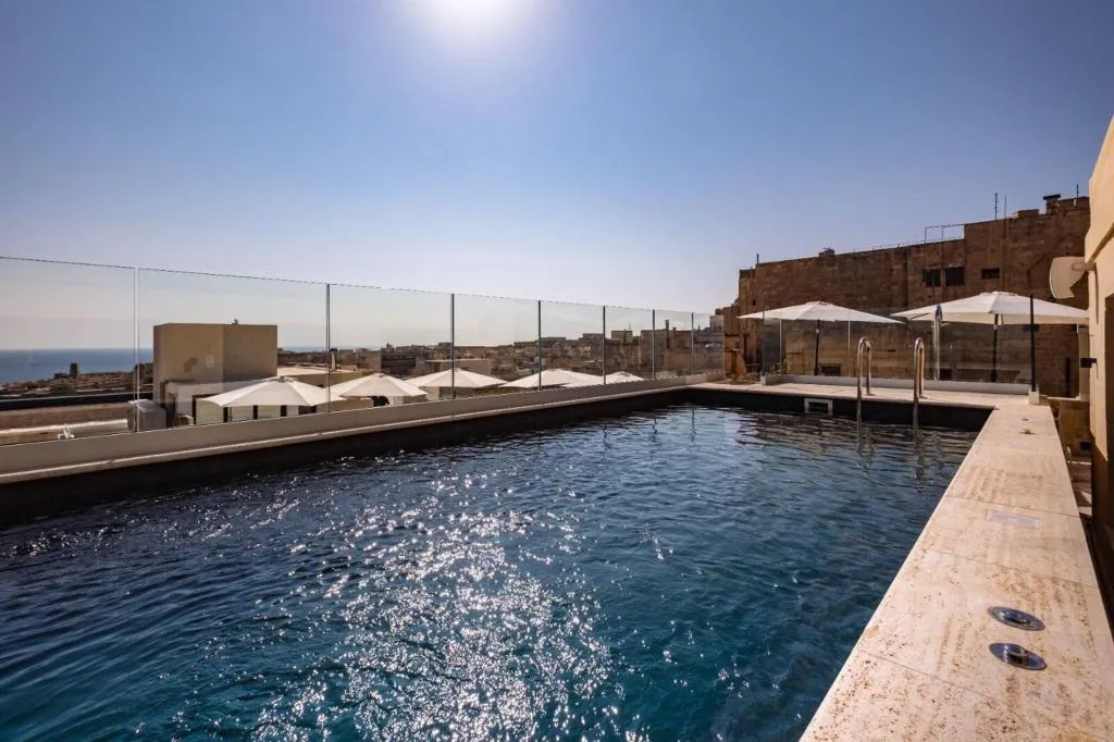 Pool, Palais Le Brun, Malta