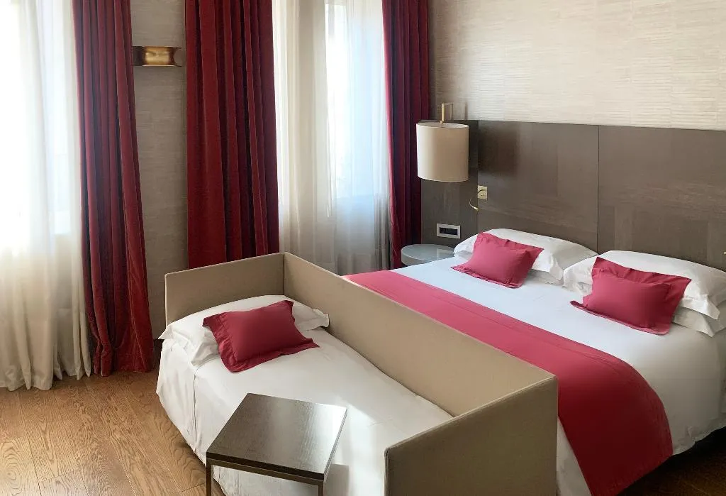 TRIPLE DELUXE Room, Rosa Grand Milano - Starhotels Collezione, Milan