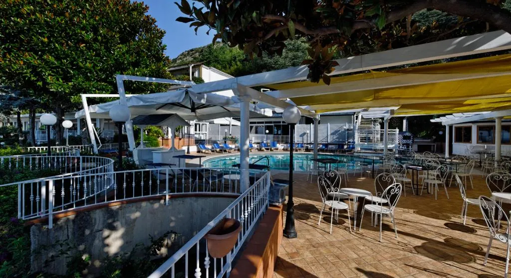 Terrace, Hotel Villa Poseidon, Naples