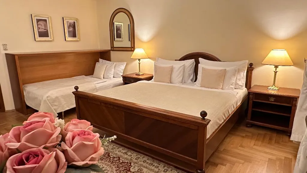 TRIPLE STANDARD Room, Fleur De Lis Hotel, Prague