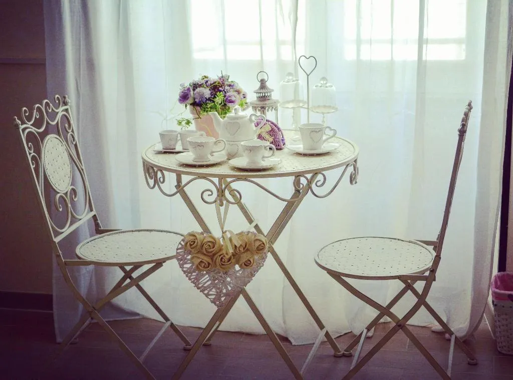 Room, Romantic Dreams, Naples