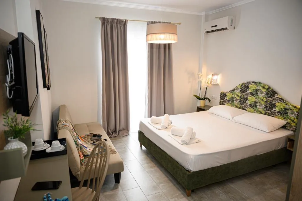 DOUBLE basement Room, Parthenon Art Executive Wing, Thessaloniki
