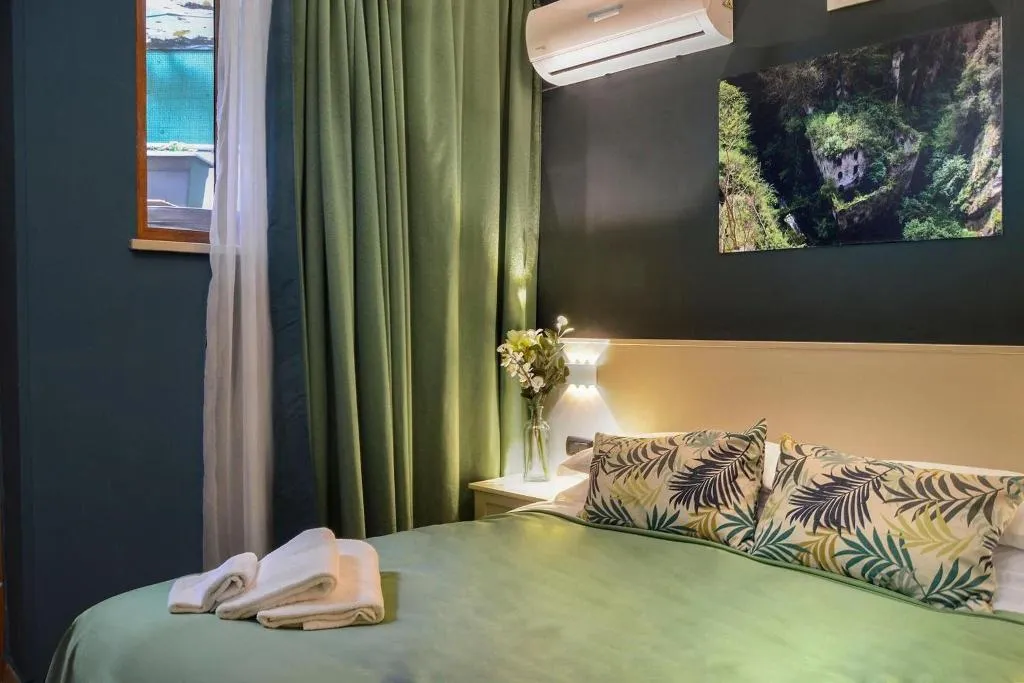 Room, B B Sorrento Queen, Naples