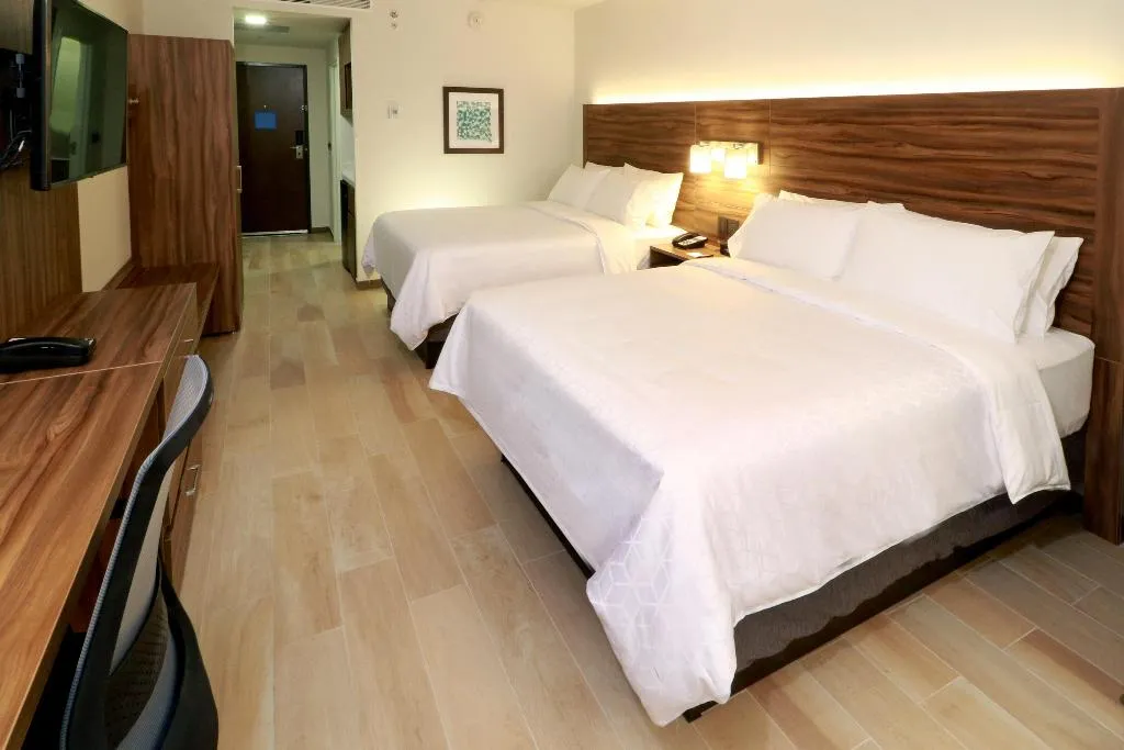 DOUBLE TWO QUEEN BEDS Room, Holiday Inn Express Playa del Carmen, Playa Del Carmen