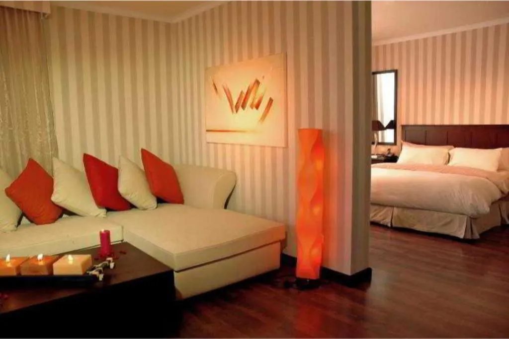 JUNIOR SUITE PREMIUM Room, Le Meridien Pyramids, Cairo
