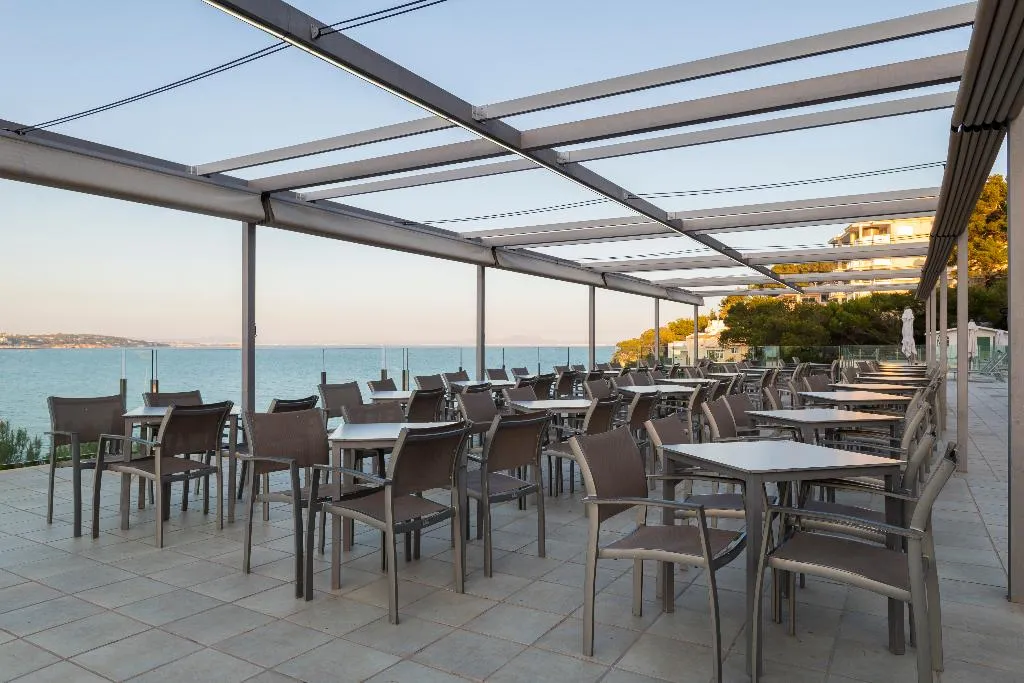 Bar, Leonardo Royal Htl Mallorca Palmanova Bay, Majorca