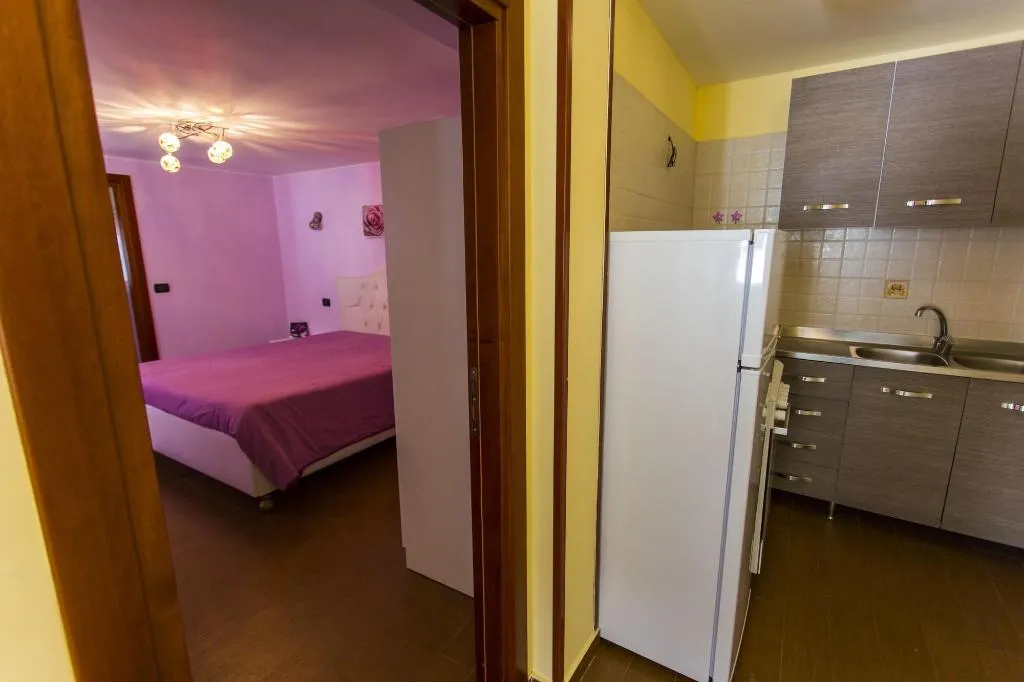 Room, Sanfralù, Naples
