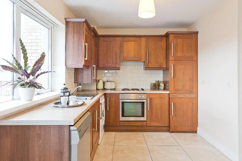 APARTMENT TWO BEDROOMS Room, Pearse Street Suites, Dublin