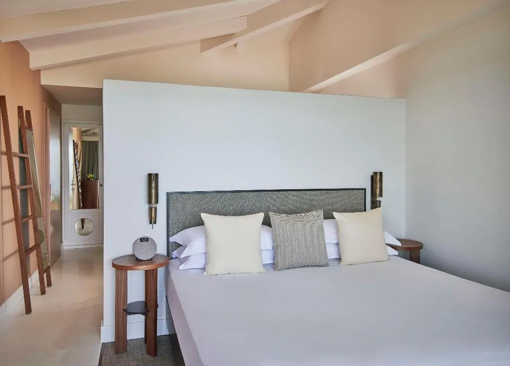 DOUBLE DELUXE SEA VIEW Room, Baia di Chia Resort Sardinia, Curio Collection, Cagliari