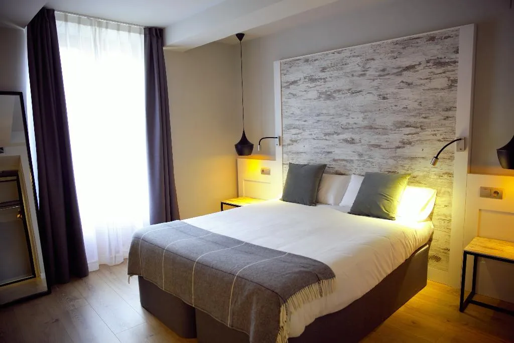 DOUBLE STANDARD Room, Cims de Camprodon, Barcelona