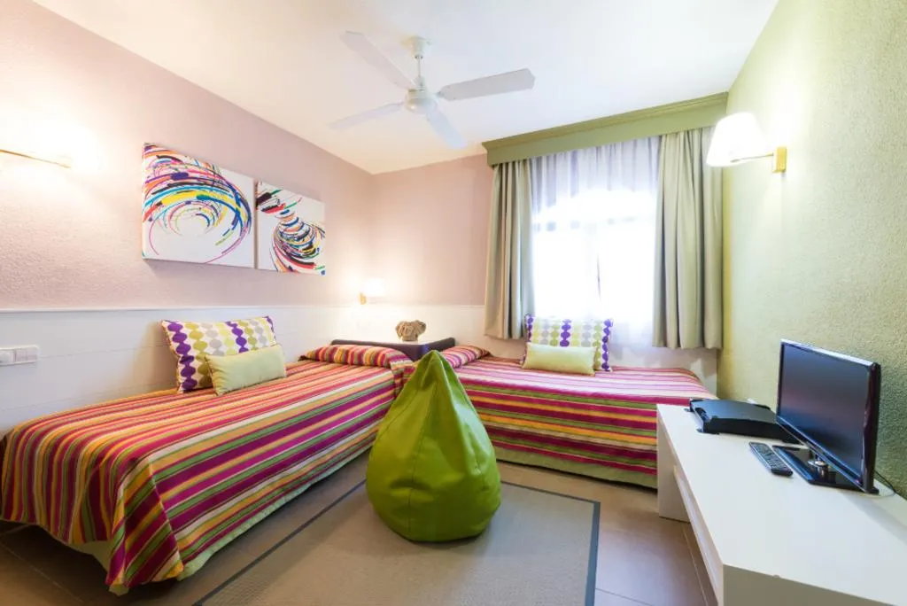 FAMILY ROOM CAPACITY 3 TWO BEDROOMS Room, HD Parque Cristobal Tenerife, Tenerife