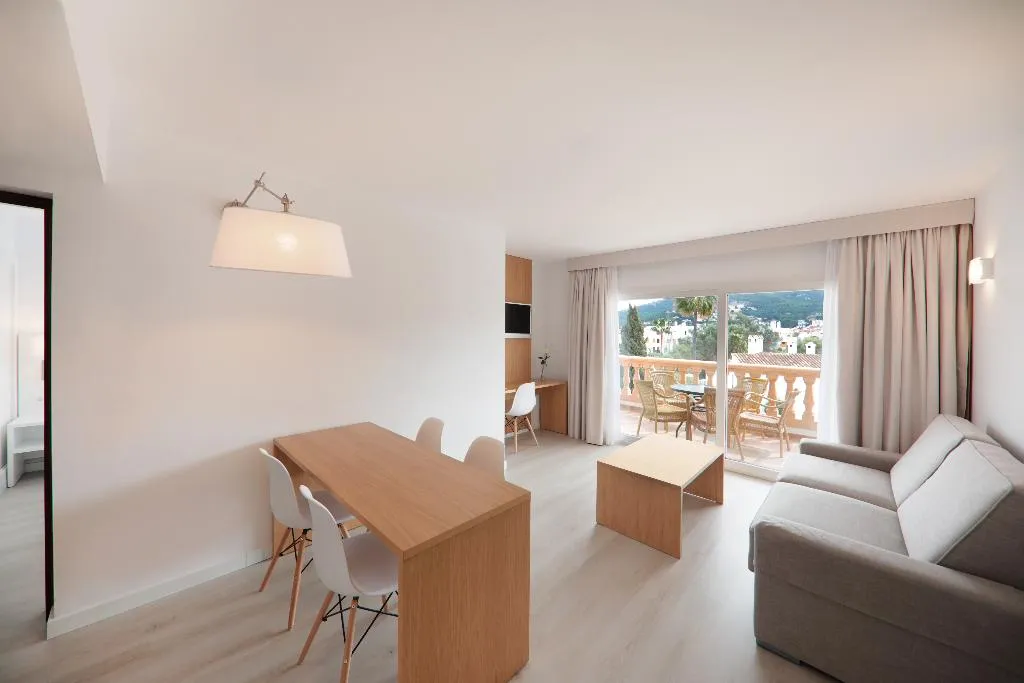 APARTMENT TWO BEDROOMS Room, La Pérgola, Majorca