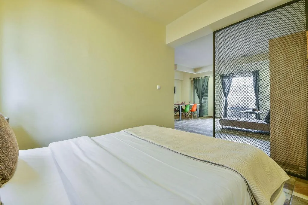 Room, Athens Way Lofts, Athens