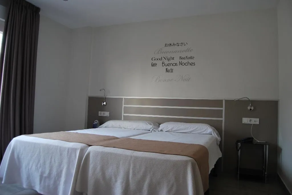 DOUBLE SINGLE USE STANDARD Room, Estudiotel Alicante, Costa Blanca