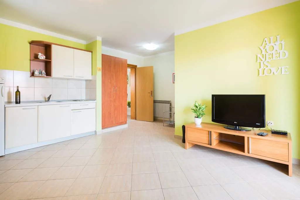APARTMENT WITH BALCONY Room, Pansion Marjan, Split