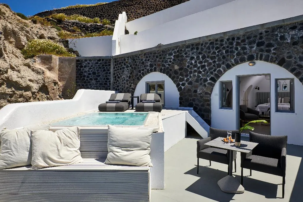 SUITE HONEYMOON Room, Petit Palace, Santorini